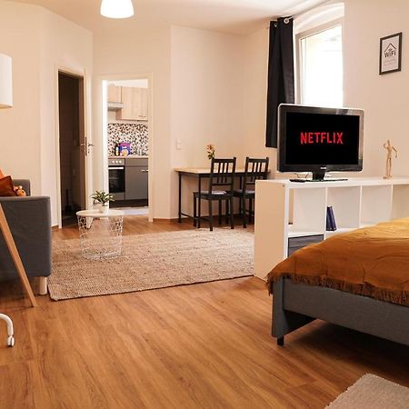 FULL HOUSE Studios - Tiger Apartment - NETFLIX + WiFi inkl. Halle  Exterior foto