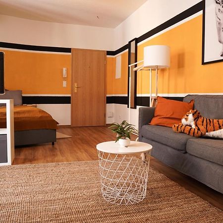 FULL HOUSE Studios - Tiger Apartment - NETFLIX + WiFi inkl. Halle  Exterior foto