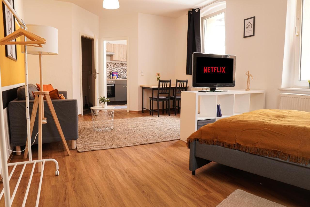 FULL HOUSE Studios - Tiger Apartment - NETFLIX + WiFi inkl. Halle  Exterior foto