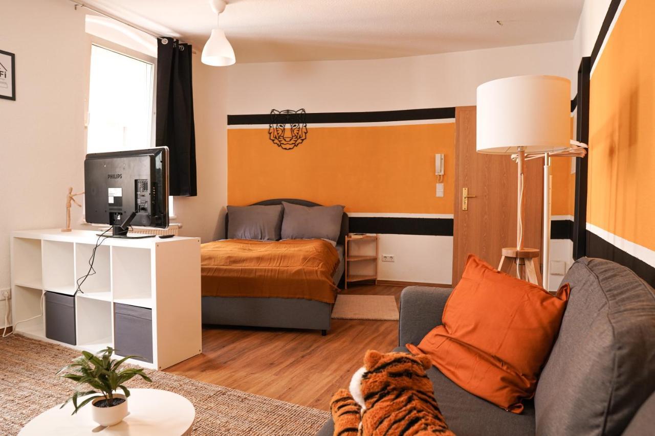FULL HOUSE Studios - Tiger Apartment - NETFLIX + WiFi inkl. Halle  Exterior foto