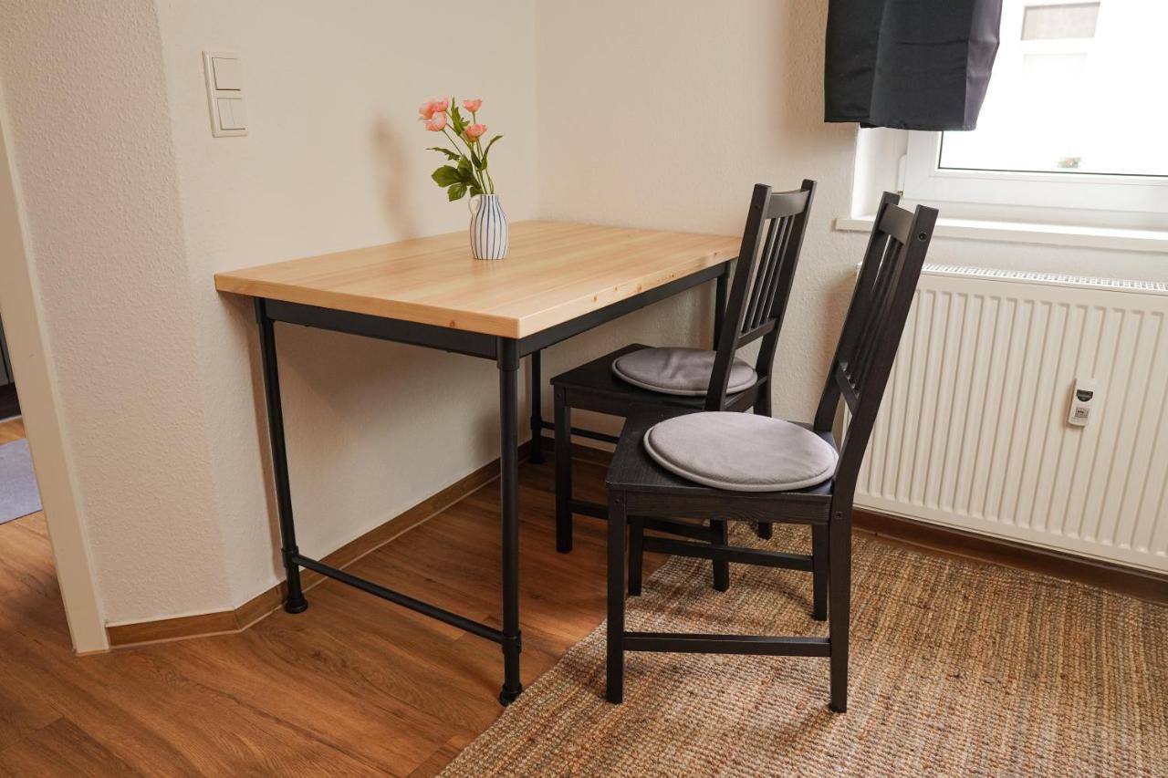 FULL HOUSE Studios - Tiger Apartment - NETFLIX + WiFi inkl. Halle  Exterior foto