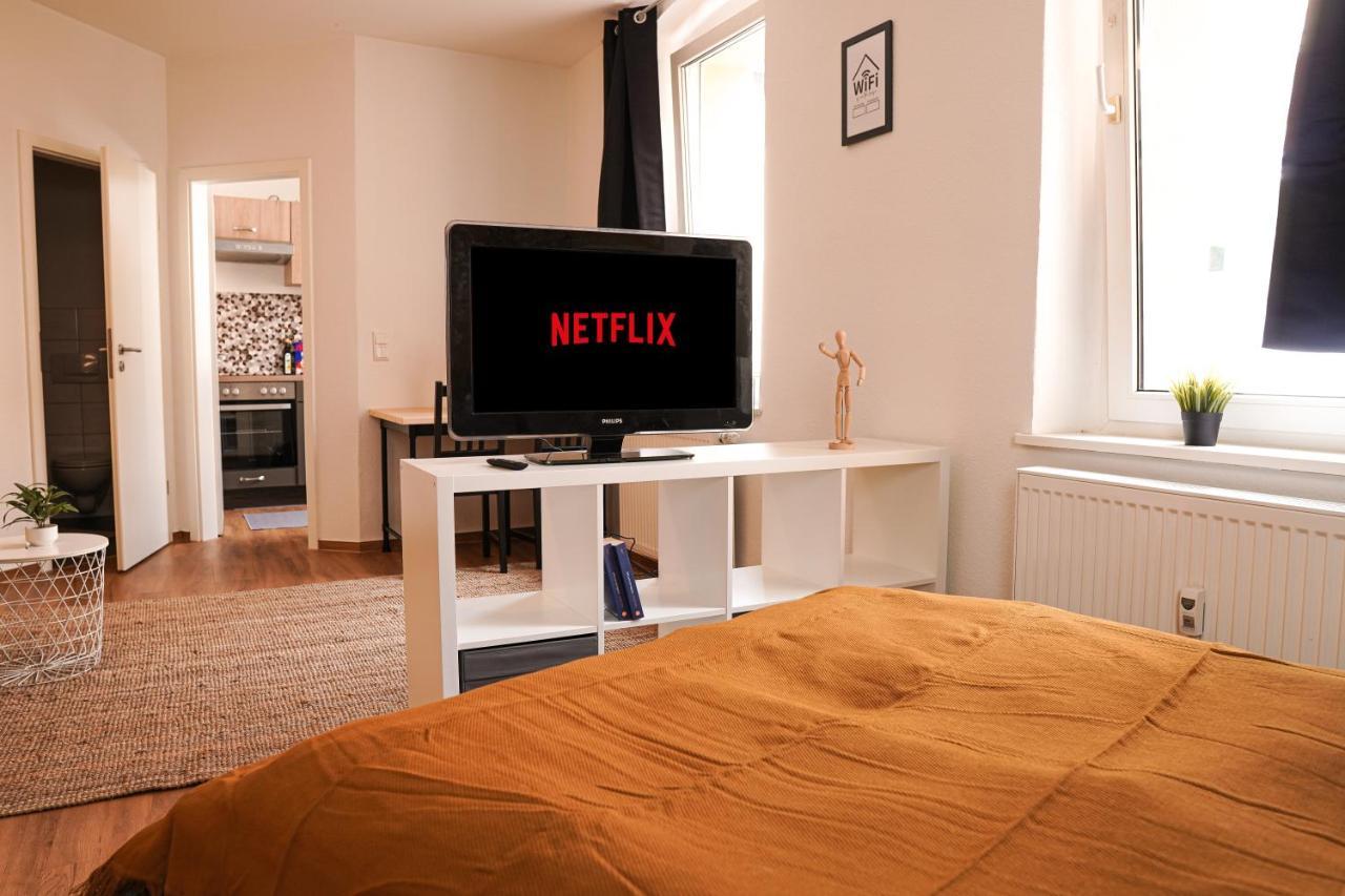 FULL HOUSE Studios - Tiger Apartment - NETFLIX + WiFi inkl. Halle  Exterior foto